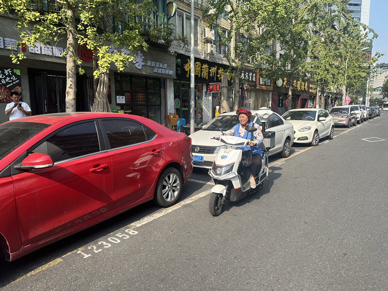 3維護(hù)路面秩序 3維護(hù)路面秩序